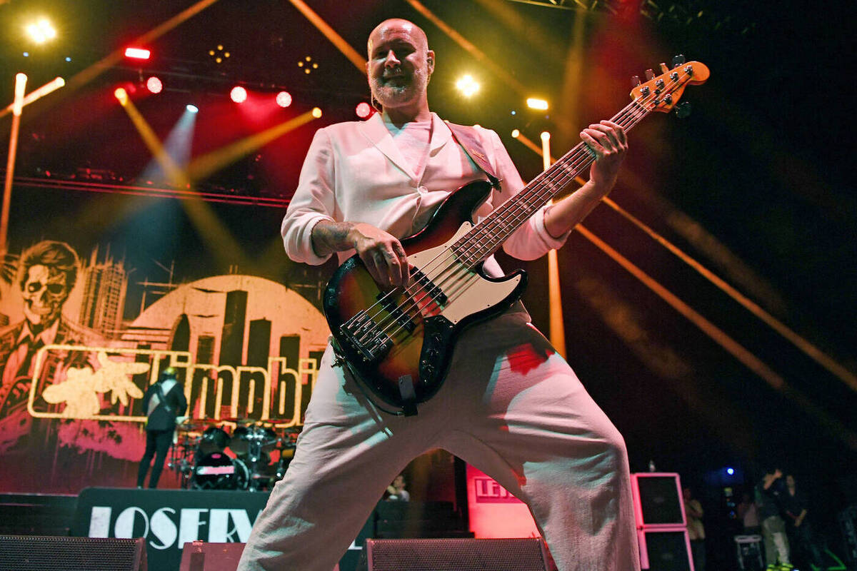 Опубликованы шокирующие подробности о смерти басиста Limp Bizkit Сэма Риверса.