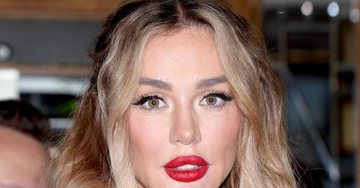 Анна Седокова опровергла слухи о своих отношениях с замужним мужчиной.