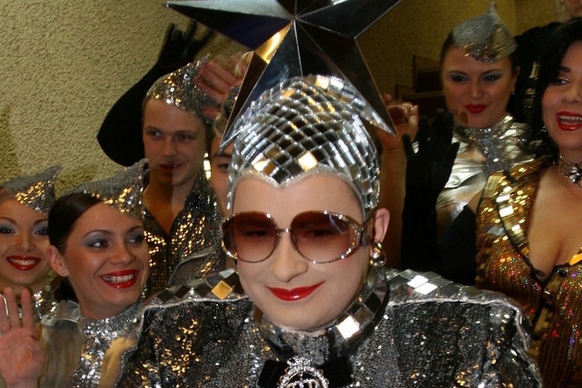 В России наложили штраф на гражданина за песни Сердючки.