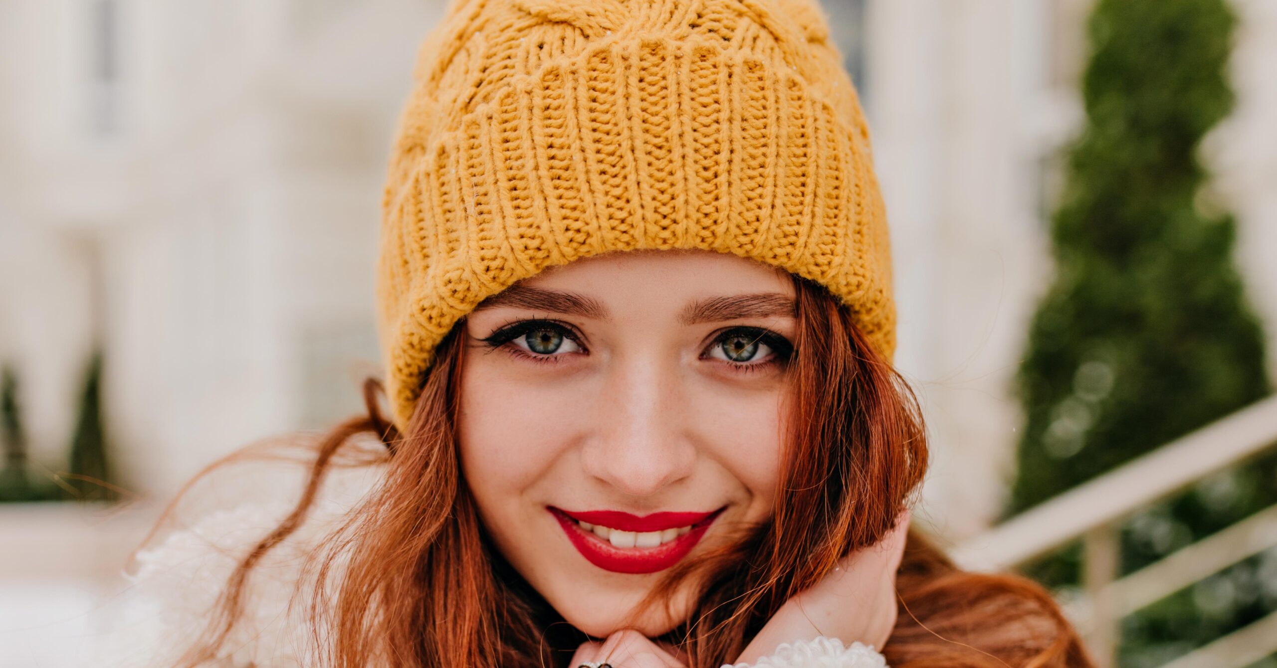 Шесть советов по сохранению объема прически под шапкой.