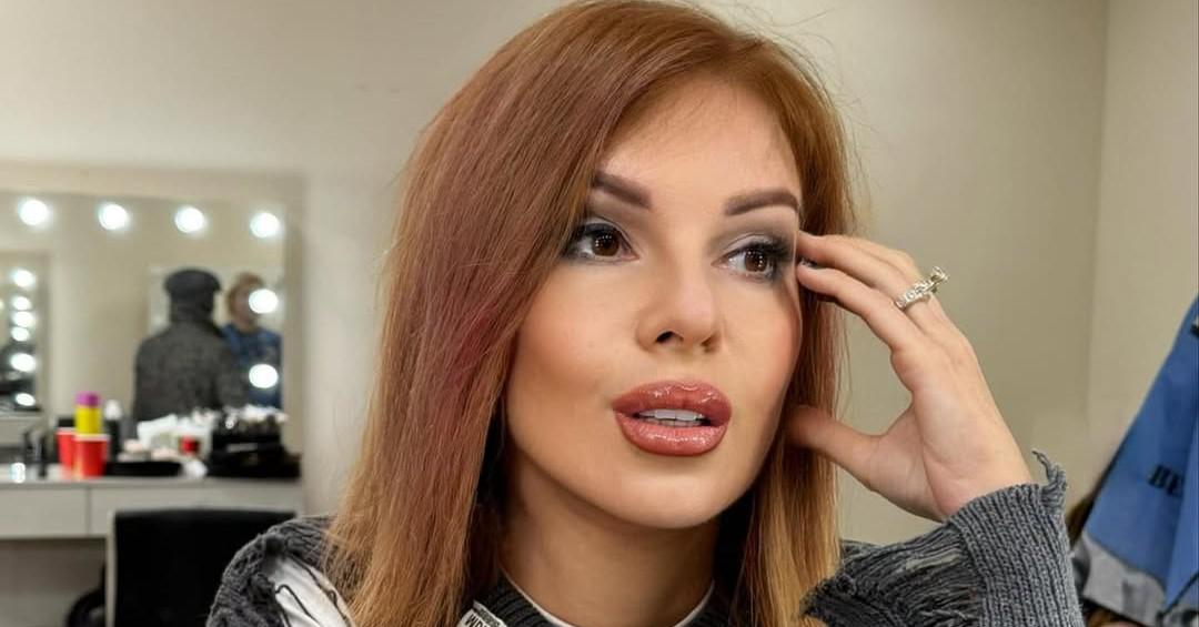 Новогодняя ёлка и танцы с сосиской: Штурм опубликовала необычное видео