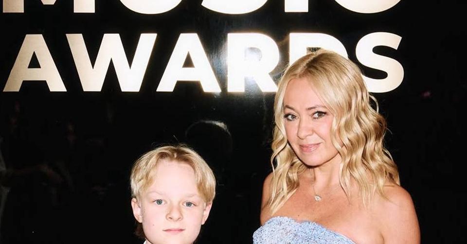 Саша Бортич поразила подписчиков снимками в мини-бикини: «Какая потрясающая фигура!»