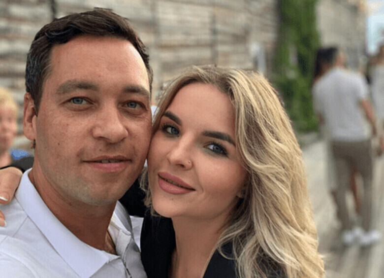 Звезда «Дома-2» Стас Каримов расстается с матерью своего единственного сына.