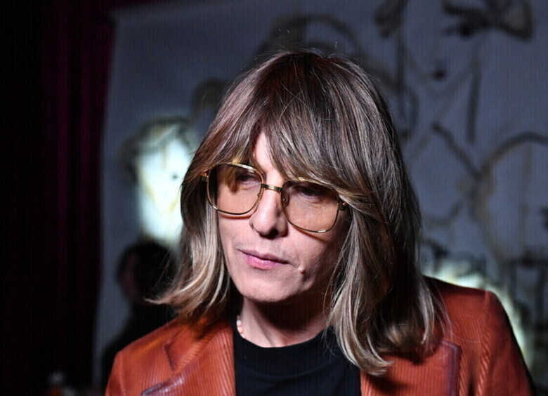 Знаменитый стилист Влад Лисовец прокомментировал ситуацию с онкологическими заболеваниями.