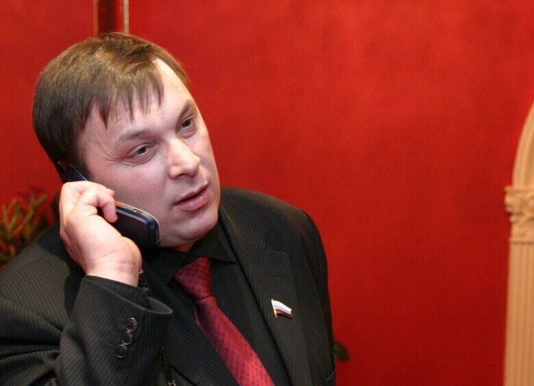 Московский суд вынес заочный арест продюсера «Ласкового мая» Разина