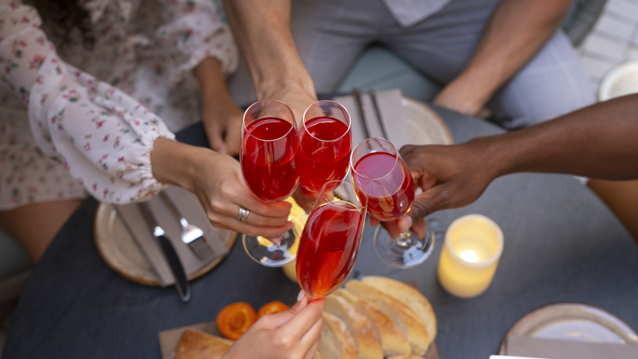 Как организовать вечеринку без алкоголя: 5 идей для насыщенного и бодрствующего торжества