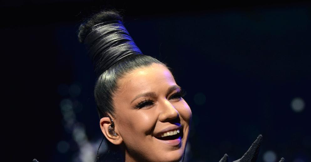 Певица Елка откровенно поделилась своими новогодними привычками.