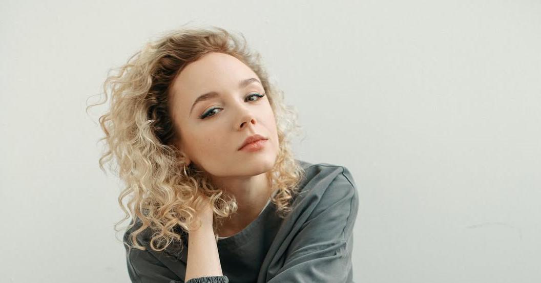 Внучка Талызиной объяснила причины конфликта с актрисой.