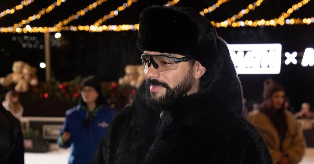 Тимати продемонстрировал фигурные катания и поделился новогодними планами.