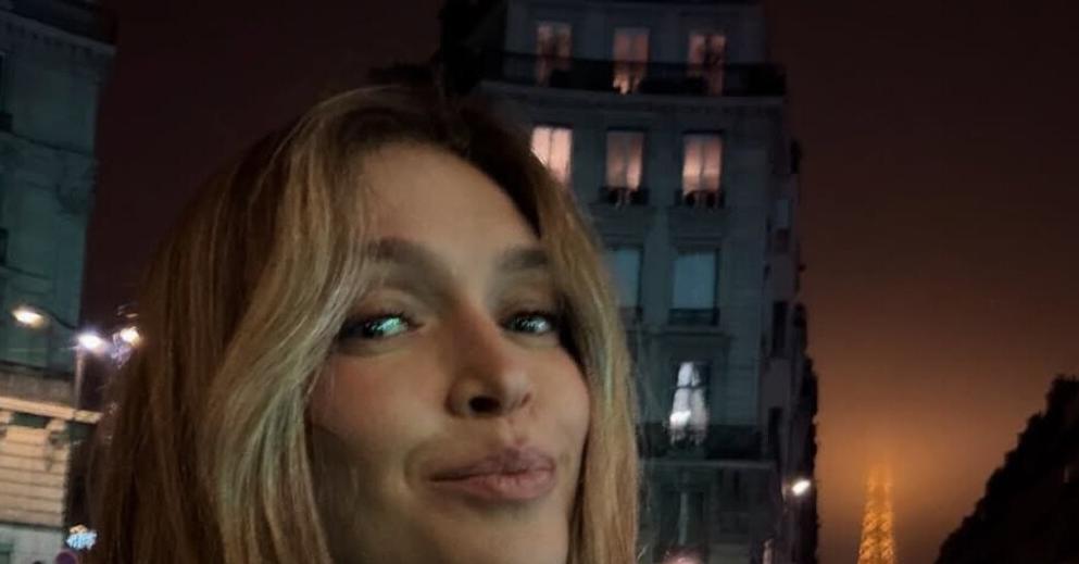 Брежнева продемонстрировала великолепные цветочные букеты.