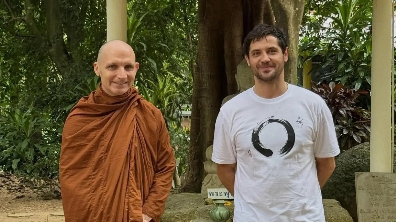 Марк Богатырев отправился в Таиланд на медитацию после развода с Арнтгольц.