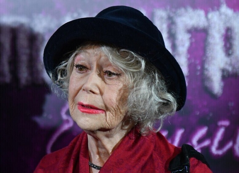 Светлана Немоляева выступила в поддержку молодоженов.