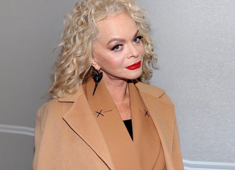 Лариса Долина успешно завершила крупную транспортировку своих вещей из квартиры в Хамовниках.