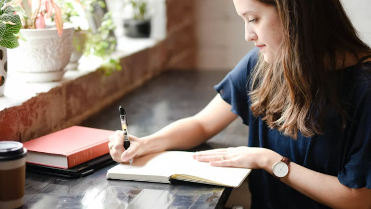 Ручка как средство для снятия стресса: причины возврата к бумажным заметкам и письмам