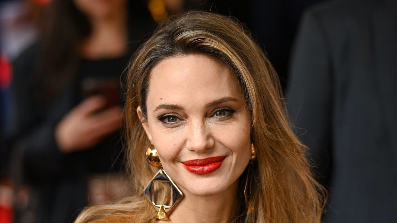 Анджелина Джоли оставляет Голливуд: в возрасте 50 лет стремится к уединению за пределами страны.