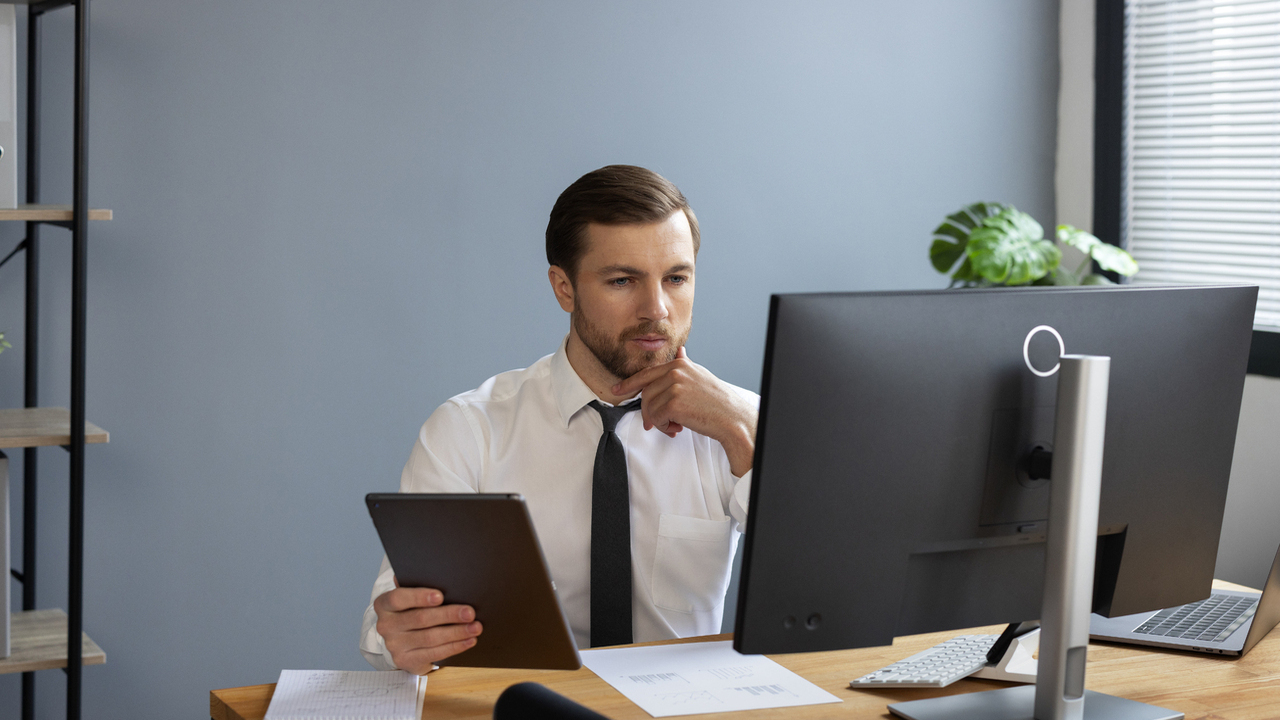 Астропрогноз на 19 января 2026: будьте внимательны к расходам.