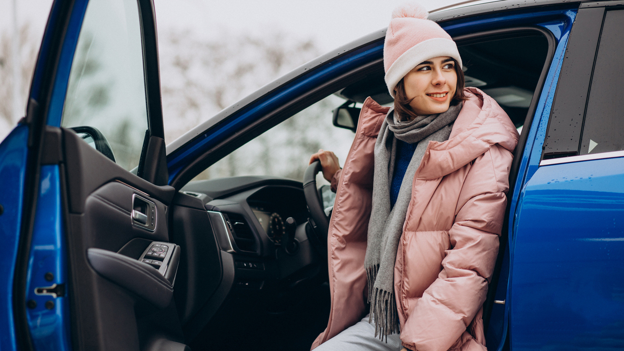 Автолюбительнице на заметку: 5 незаменимых товаров для автомобиля, которые помогут пережить эту зиму.