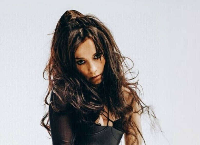 Светлана Светикова открылась о том, что материнство вызывает у нее слезы.