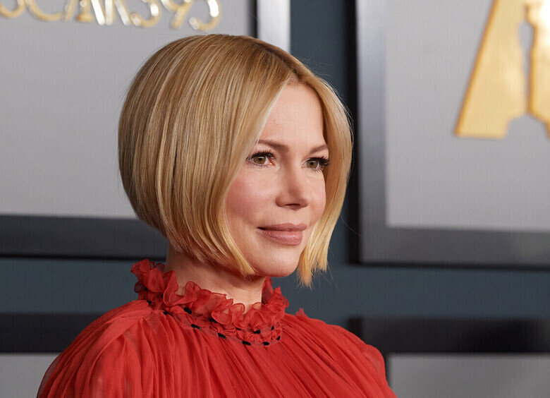 Вдова Хита Леджера Мишель Уильямс впервые появилась на публике с четвертым ребенком.