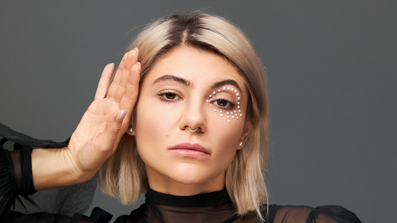 Макияж для век с нависанием: эффективные советы и секреты