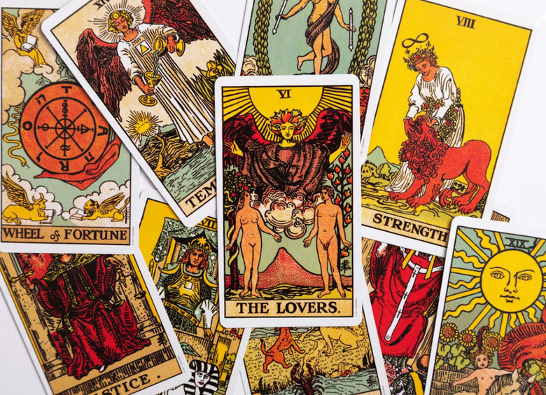 Таро-прогноз на неделю для всех знаков Зодиака