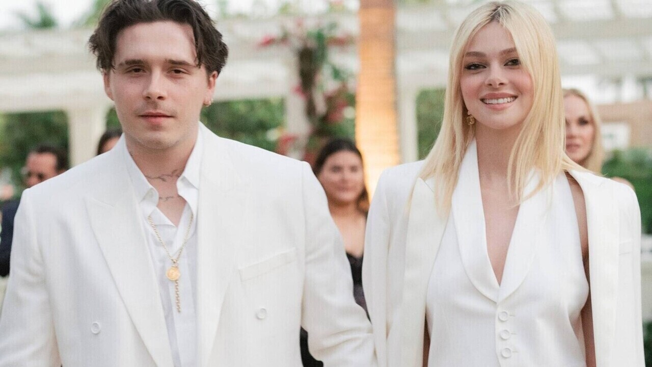 Бруклин Бекхэм и Никола Пельтц собираются взять ребенка из детского дома.