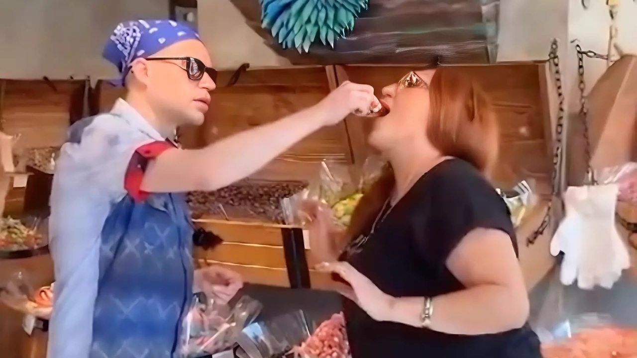 57-летняя Айсылу Чижевская ушла от свадьбы с Гогеном Солнцевым.