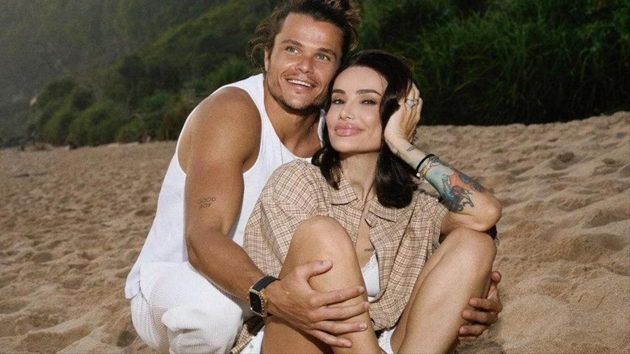 Айза вновь вышла замуж за любимого, который моложе её на 10 лет.