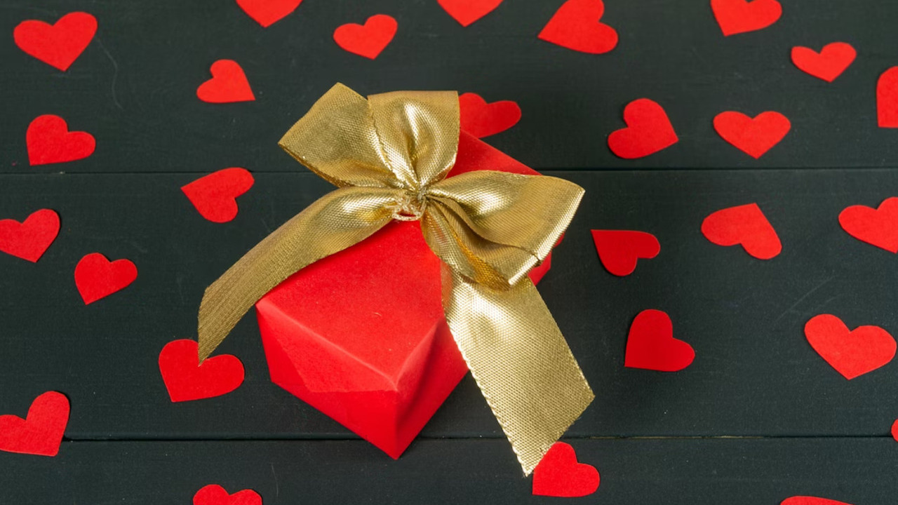 Необычные подарочные идеи на 14 февраля для мужчин и женщин без клише
