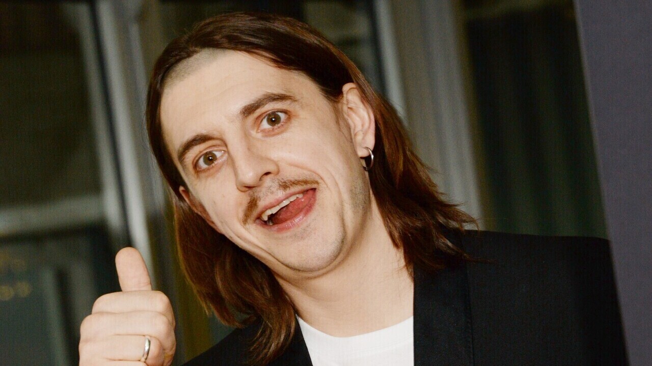 «Я не высокомерный»: актер Плотников рассказал о своем опыте работы дворником