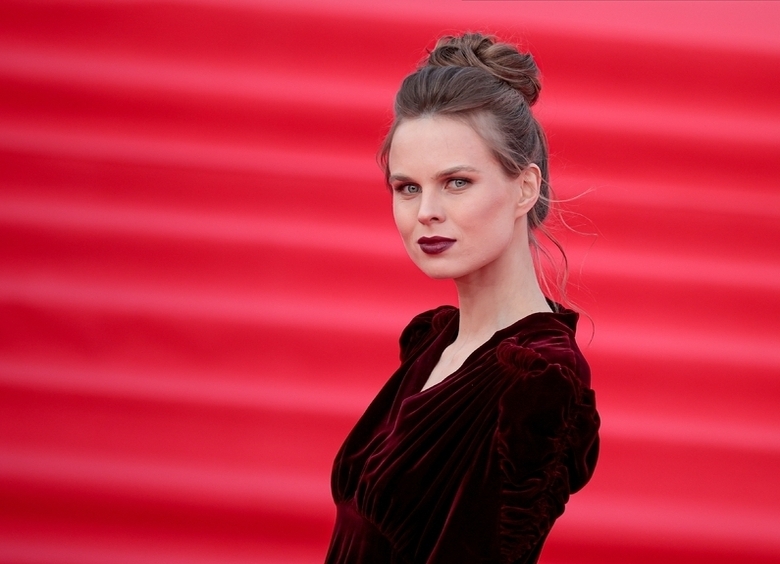 Александра Ревенко раскрыла детали нового романа: снимки актрисы и ее партнера.