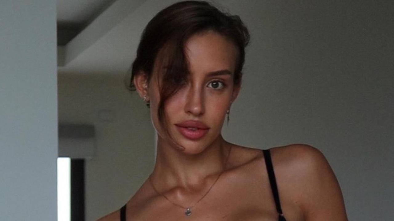 Эмма — бьюти-звезда: дочь Тимати учится делать макияж!