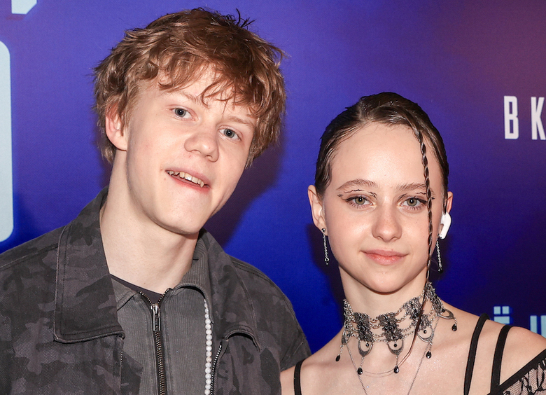 Свадьбу справили, а переезд — нет: как и где обустроилась пара Калинина и Кочнев.