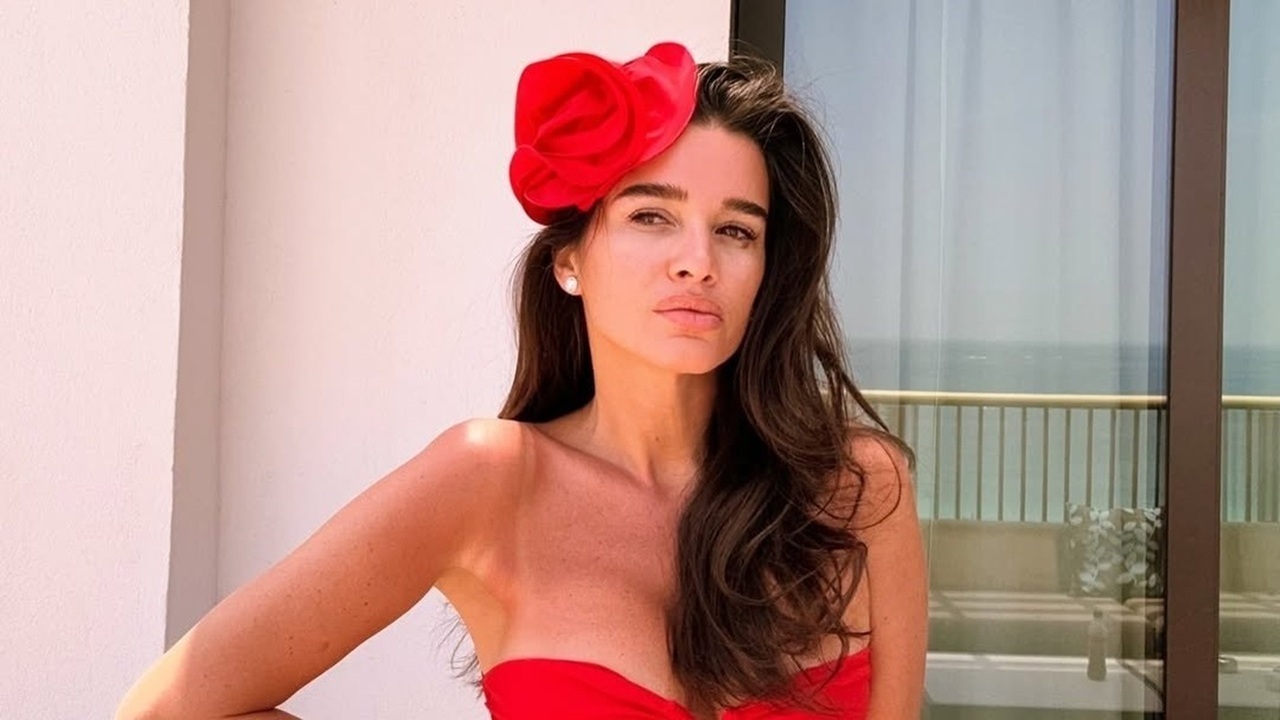 Ксения Бородина показала округлившийся животик – ждём малыша?