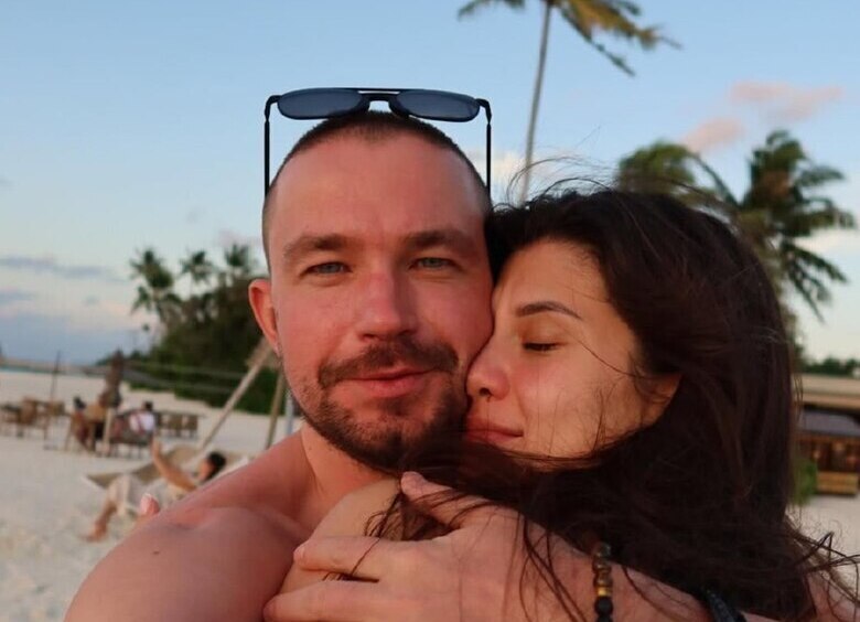 «Жена Александра Петрова похвасталась фигурой в бикини и подросшим сыном»